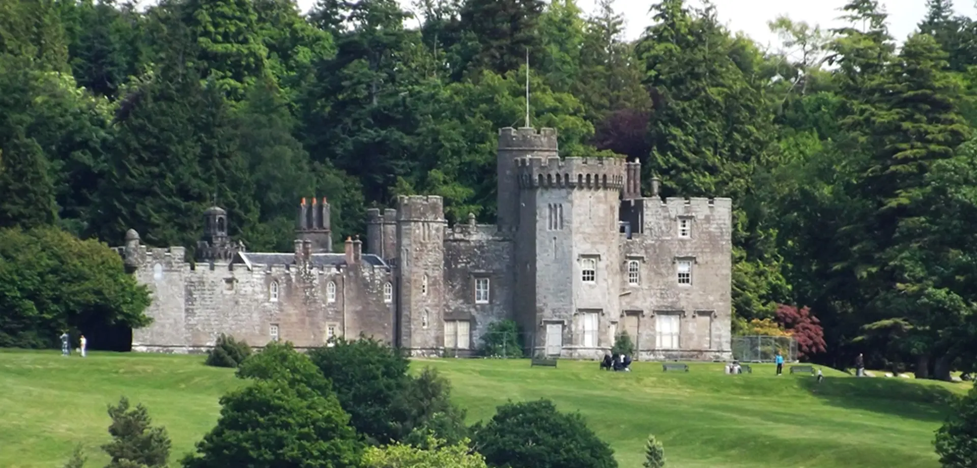 A visitor from Balloch Castle